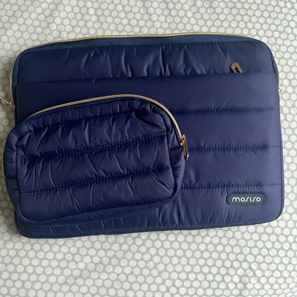 MOSISO Navy Tablet Sleeve with Accessory Pouch NWOT